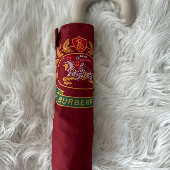 New! Burberry Crest Logo Umbrella - Picture 1 of 5